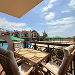 Willa Sweet View Pool Escape *