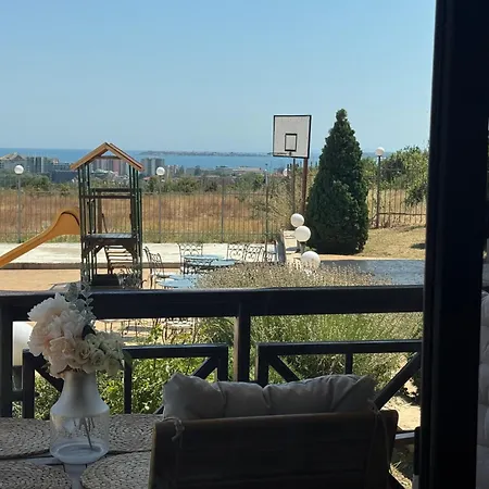 Sweet View Pool Escape וילה
