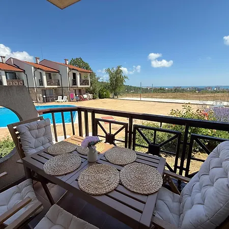 Sweet View Pool Escape וילה נסבר